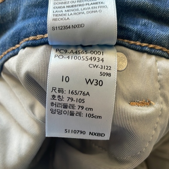 Denizen Levi’s Ultra High Rose Crop Flair Jeans Size 10 NEW - Picture 12 of 12